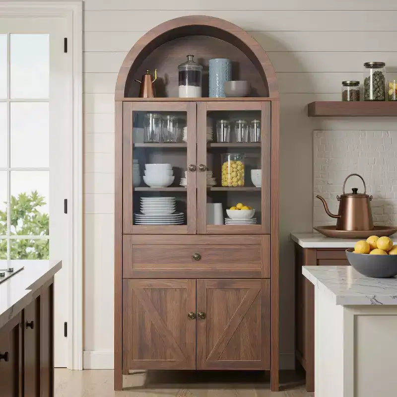 71 despensas de cocina de casa de campo con arco, alacena alta con puertas de vidrio, cajón y almacenamiento con patrón en X