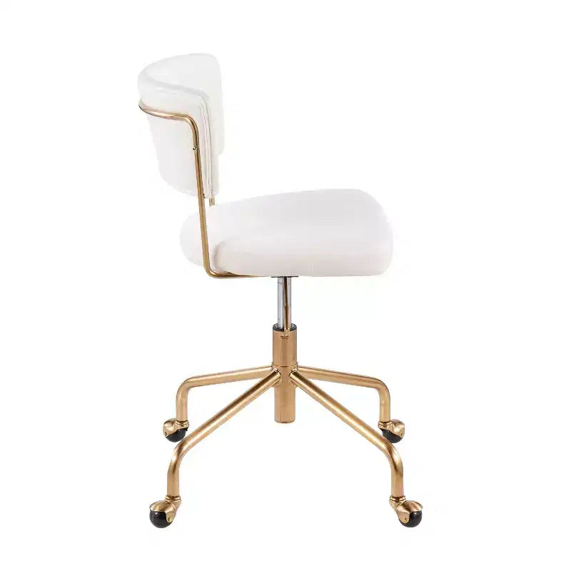 Sillón de oficina Tania con estructura de metal dorado y tapizado de terciopelo crema